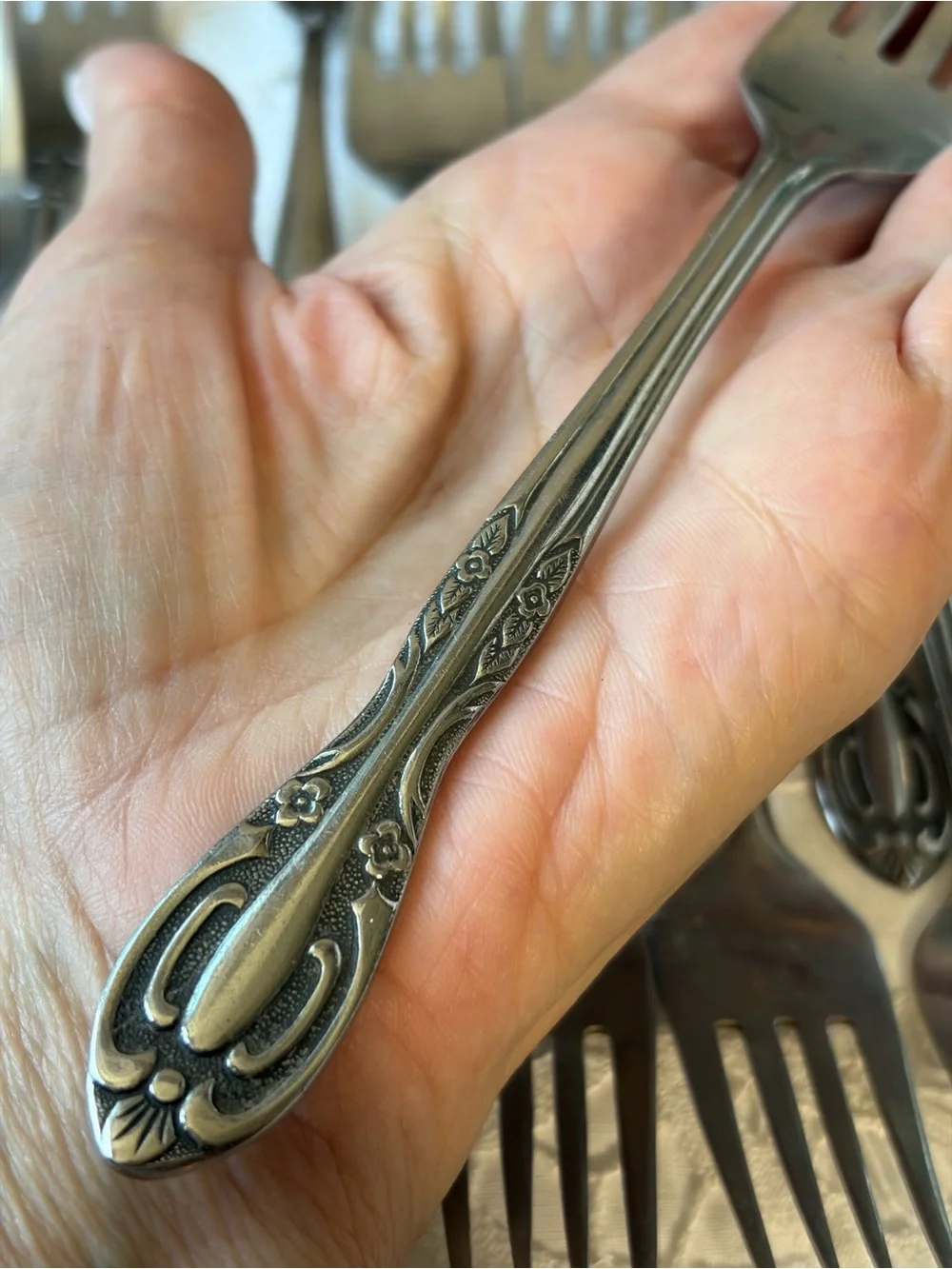 Vintage National Korea NST9 Stainless floral flatware 16 piece set